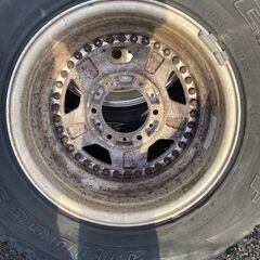スーパースター？　SUPER STAR？　30×9.5OR15LT　104Ｓ　15×8J　+9　PCD.139.7　6穴　ハブ径約111ｍｍ　残り溝7～8ｍｍ　ブリジストンの画像