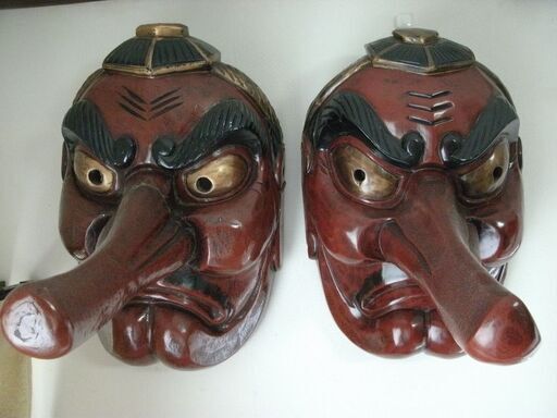 巨大サイズ　木彫の天狗２面セット