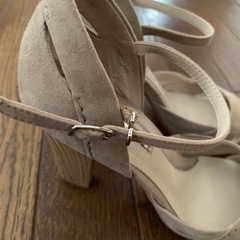 【美品】パンプス　23.5 ベージュの画像