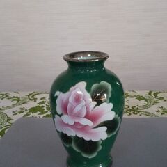 軽い花瓶です。