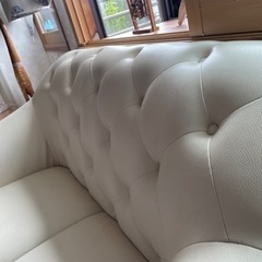 白いソファー - while couch - (キャンセル待ち)の画像