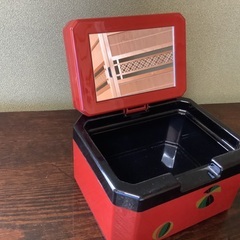 300円　小物入れ　ポケットティッシュ用ケース　プラスチック　鏡付きの画像