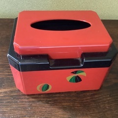 300円　小物入れ　ポケットティッシュ用ケース　プラスチック　鏡付きの画像