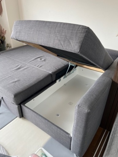 IKEA  三人掛けソファ　
