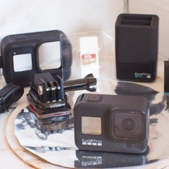 GoPro Hero 8 予備バッテリー・アクセサリー付き