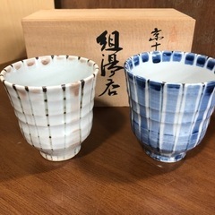 未使用品　夫婦　湯呑み　和楽　ペア　セット　木箱入　贈り物　お買...
