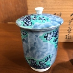 未使用品　ペア　湯呑み　蓋付　お揃い　お買得　人気商品‼︎   おすすめ　現品限りの画像