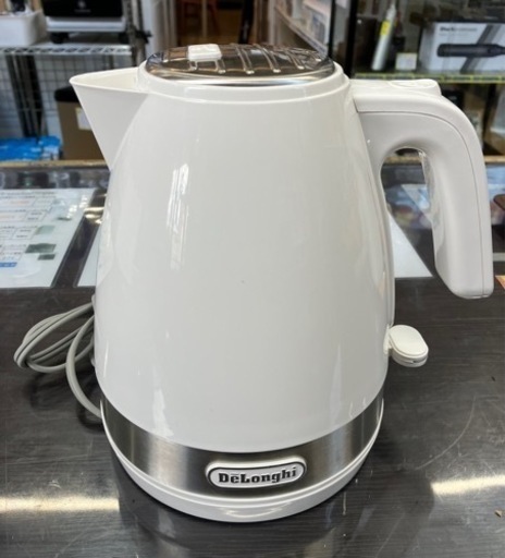 ⭐️人気⭐️2017年製 DeLonghi 1L電気ケトル KBLA1200J-W デロンギ