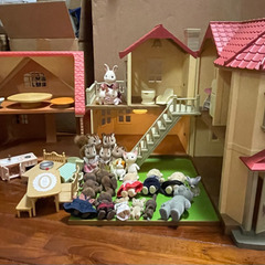 ★お取引き決まりました★シルバニアファミリー　家や人形などのセットの画像