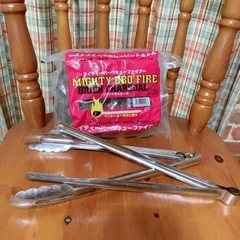 アウトドア　新品　マイティーBBQファイアー　トングおまけ