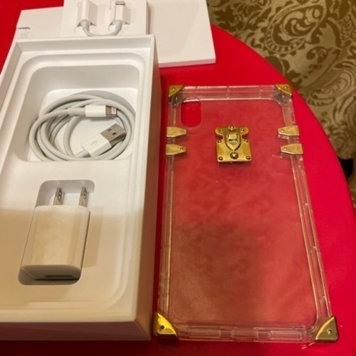 人気のあるiPhoneX (64GB)画面も大きく、バッテリー100%SIMフリー