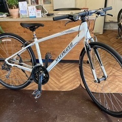 【SPECIALIZED sirrus ELITE】カーボンフォーク　アルミフレーム　24段　クロスバイク　ホワイト