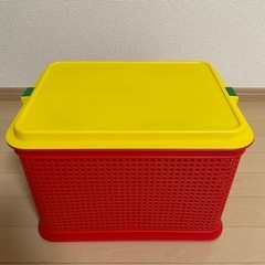 プラスチックケース　赤と青セットの画像