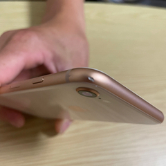 ① iPhone8 ゴールド❗️64G