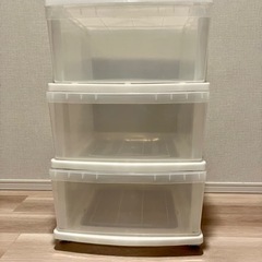 キャスター付きクリアチェスト