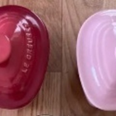 ル・クルーゼ美品ココット　ハート型2点ラムカンダムール新婚カップ...