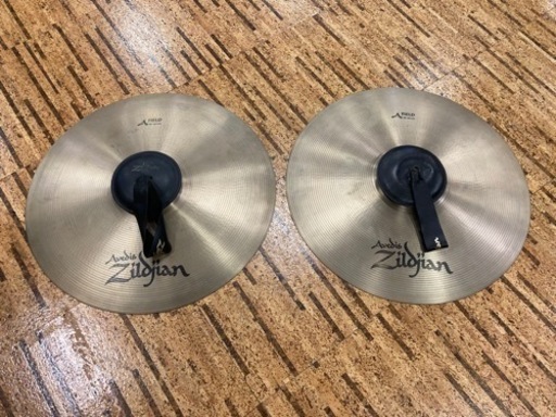 シンバル　Avedis Zildjian  FIELD  18インチ