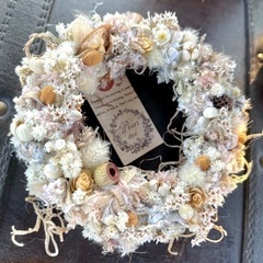 引き揃え糸と木ノ実のリース 引き揃え糸と木ノ実のリース