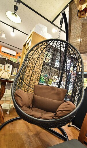 ●近郊配送可(^^♪●リゾート気分♪●エッグ型　ハンギングチェア　中古品●相模原　横浜　神奈川●