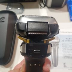 新品同様】パナソニック5枚刃 ハイエンド商品 ES-CLV9FX-S