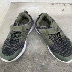 キッズ　スニーカー　中古♪21.5センチ
