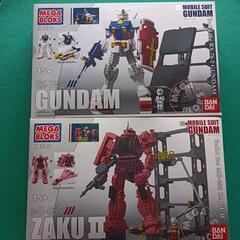 MEGA ＢＬＯＫＳ ガンダム　シャアザクⅡ　各8,500円　