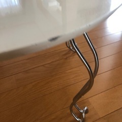 (譲り先決まりました)白い丸テーブルの画像