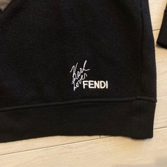 正規品 FENDIトレーナーの画像