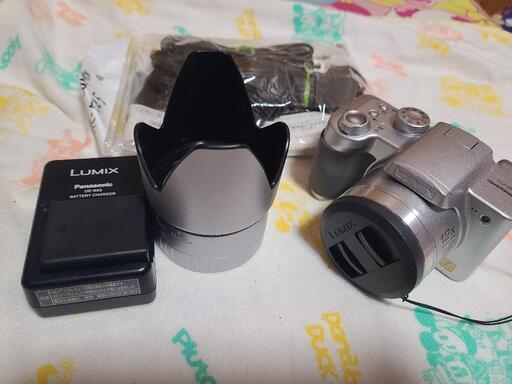LUMIX　fz5　デジタルカメラ(ネオ一眼)　光学12倍　ライカ