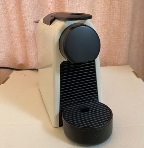 ネスプレッソ　コーヒーメーカー（本体のみ）