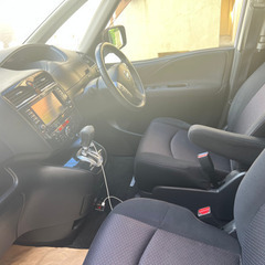 日産セレナ4wdの画像