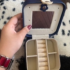 【値下げ‼️】コンパクトアクセサリーボックス❣️ネイビー、王冠❤️の画像