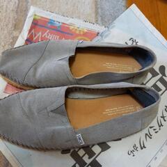 TOMSのスニーカーですの画像