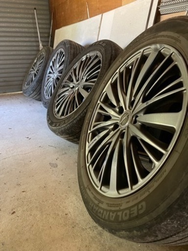 ロクサーニ　タルカス　18インチ7.5J+43  5穴　エスティマ　エリシオン　オデッセイなど