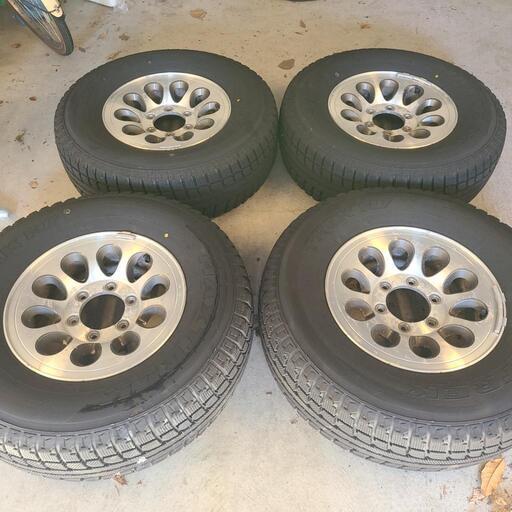 235/75R15　スタッドレス　MAX TREK M7