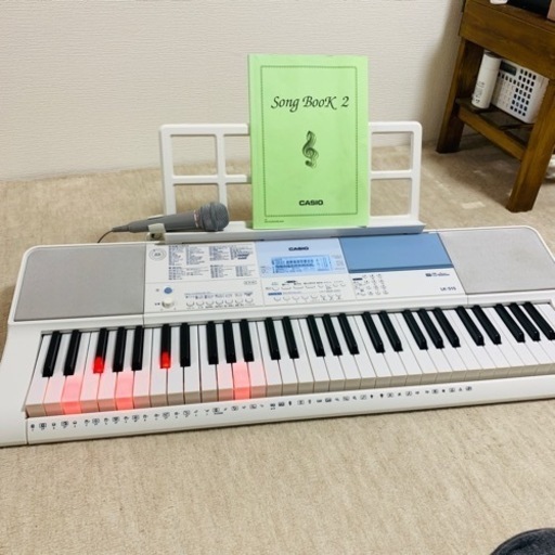 カシオ(CASIO) 光ナビゲーション電子ピアノ　キーボード LK-515  中古