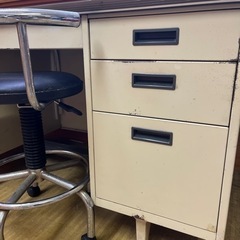 急募LION事務機 デスクの画像