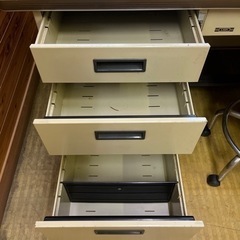 急募LION事務機 デスクの画像