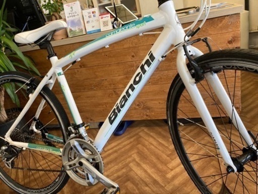【Bianchi camaleonte】アルミフレーム　24段変速　クロスバイク　ホワイト×ターコイズ