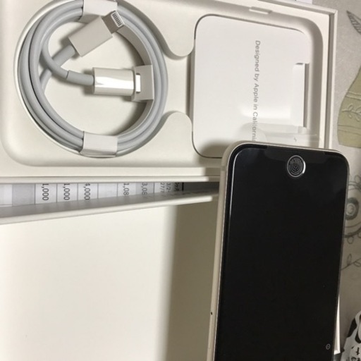 iPhone SE 第3世代 64GB 新品