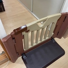 (お取引中)ベビーゲート　おくだけドアーズ　おくだけとおせんぼの画像