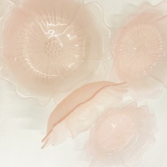 花の形のガラス皿　4枚セットの画像