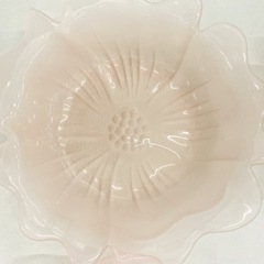 花の形のガラス皿　4枚セットの画像
