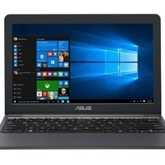 ASUS 11.6型ノートパソコンの画像