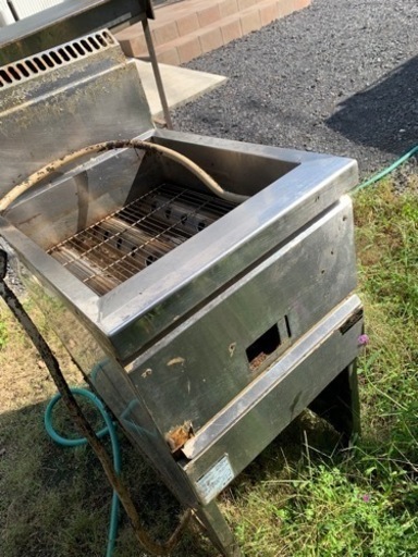 フライヤー