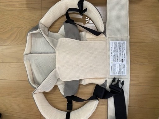 ほぼ新品の抱っこ紐です。