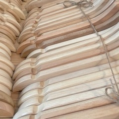 IKEA 木製ハンガー　80本の画像