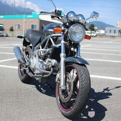☆自社ﾛｰﾝもできます☆ＨＯＮＤＡ　ＶＴＲ２５０後期モデル入庫しました！Ｖツインエンジンの画像