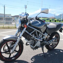 ☆自社ﾛｰﾝもできます☆ＨＯＮＤＡ　ＶＴＲ２５０後期モデル入庫しました！Ｖツインエンジンの画像