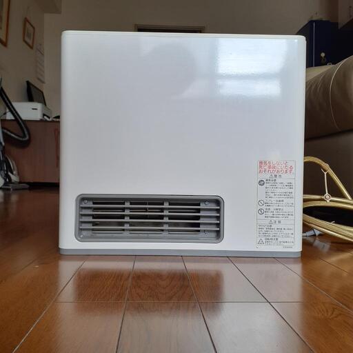 都市ガスファンヒーター、新同美品を5000円で売ります。